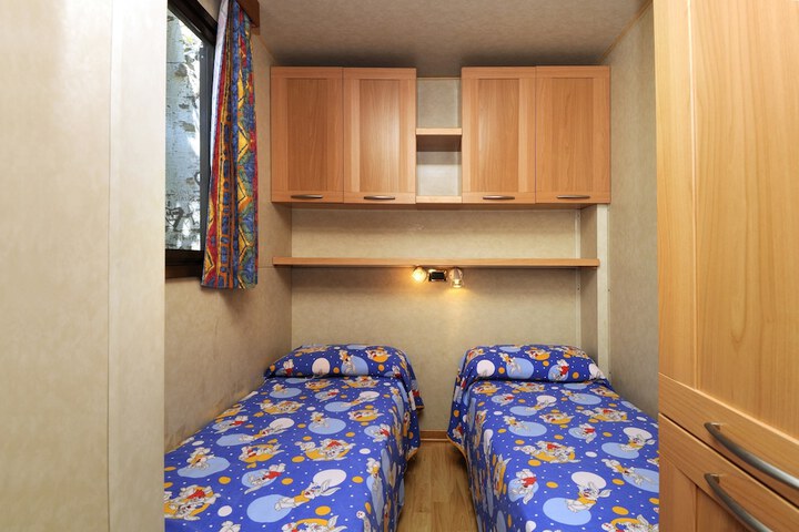 Room 6 of 19
