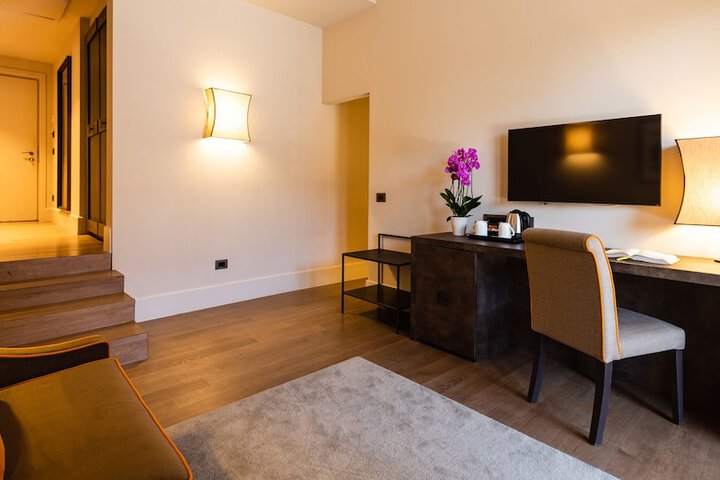 Room 14 of 35