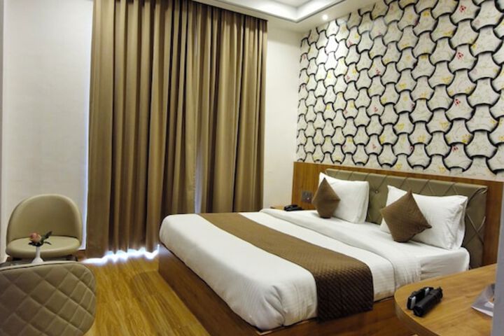Room 15 of 21