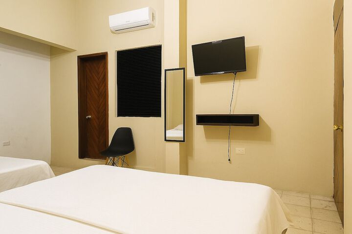 Room 11 of 36