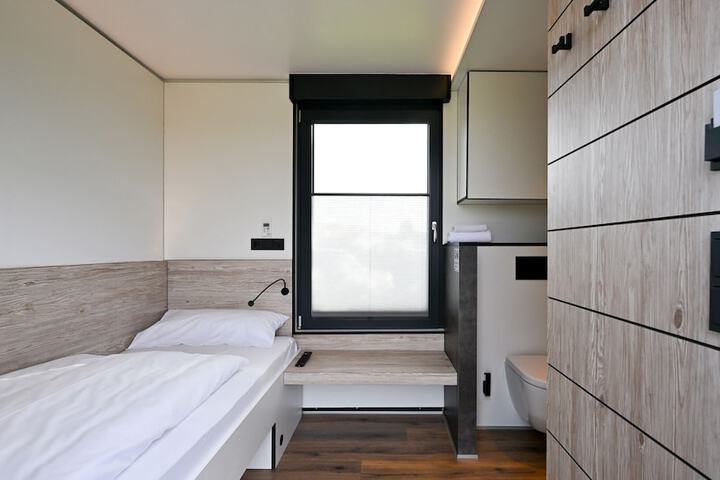 Room 7 of 15