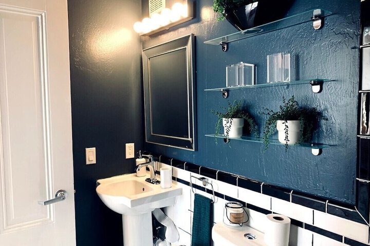 Room 153 of 181