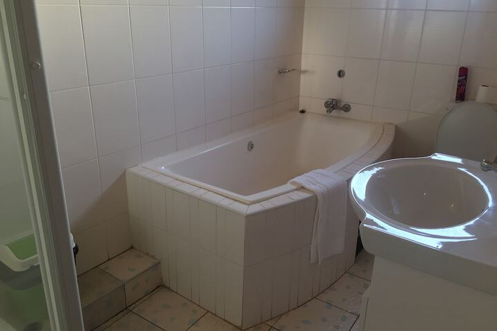 Room 10 of 20