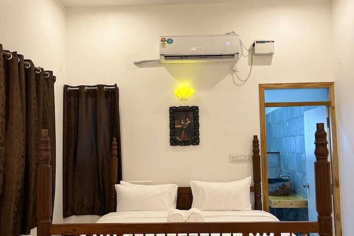 Room 46 of 89