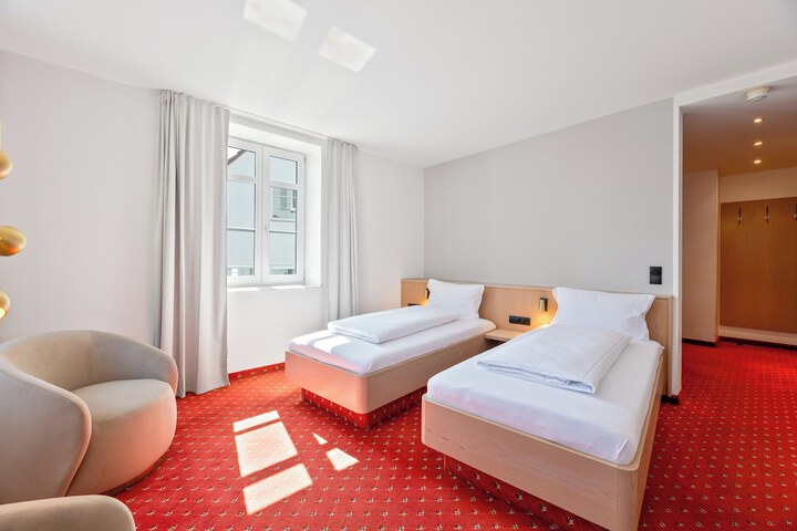 Room 27 of 88