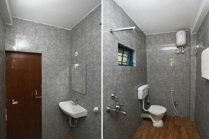 Room 14 of 33
