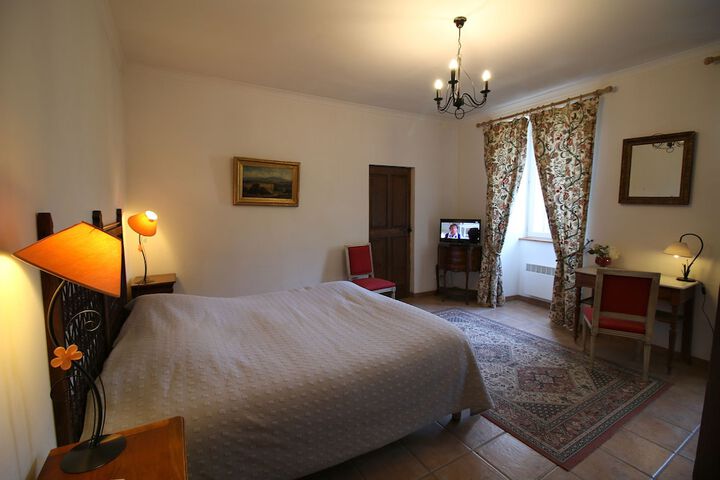 Room 12 of 48