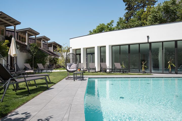 Pool 42 of 109