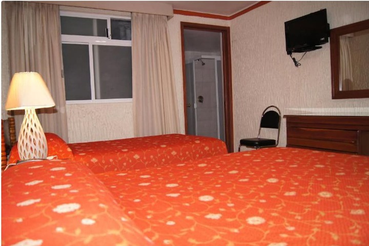 Room 10 of 26