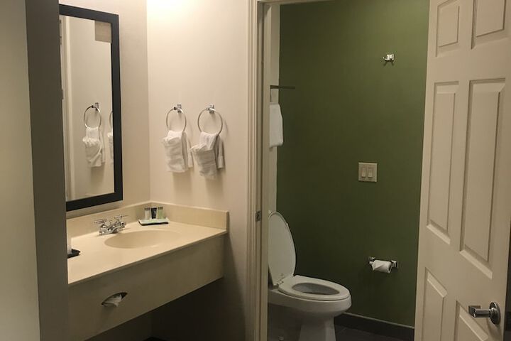Bathroom sink