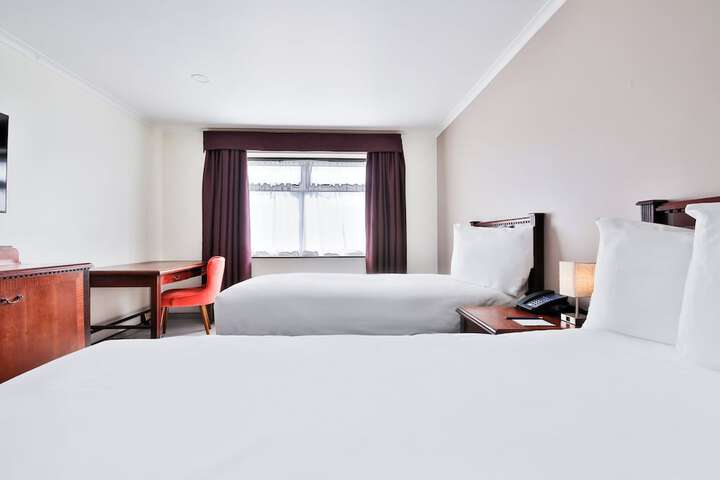 Room 33 of 110