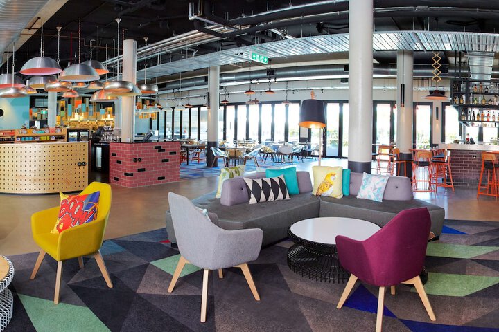 Entrance & Lobby