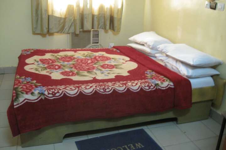 Room 3 of 16