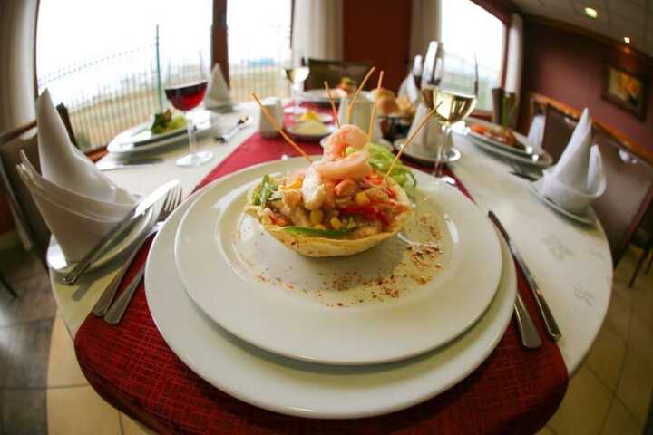 Dining 49 of 73