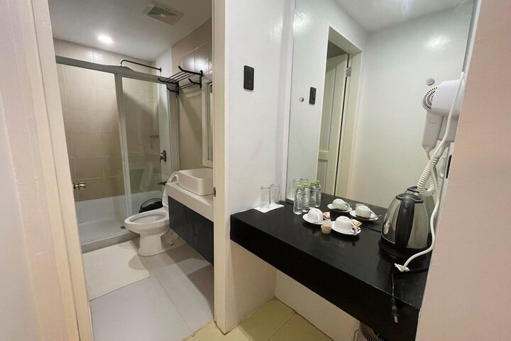 Room 16 of 38