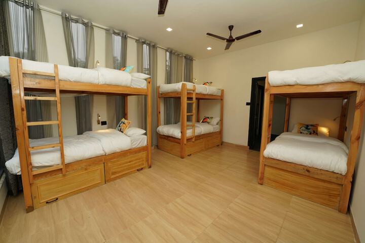 Room 9 of 46