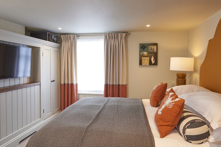 Room 22 of 62