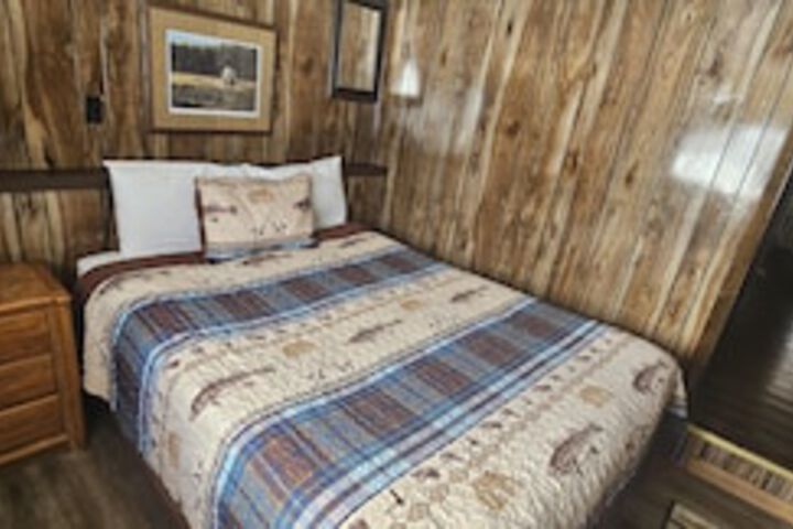 Room 13 of 210