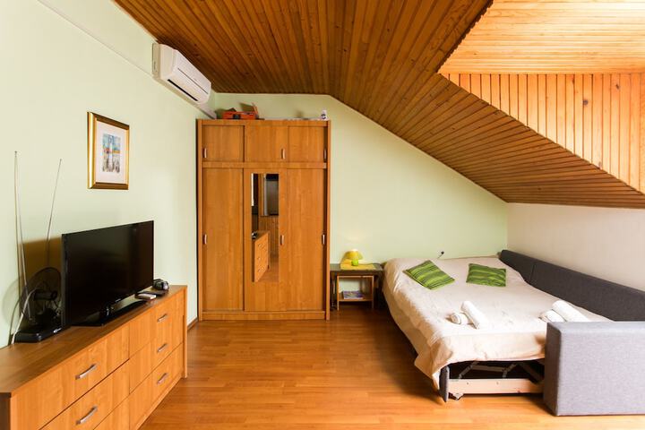 Room 4 of 67