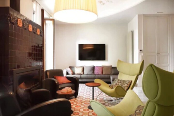 Guest Lobby