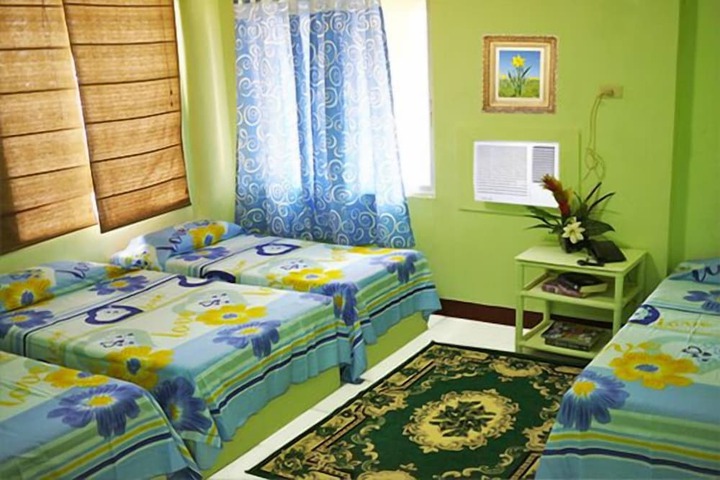 Room 8 of 25