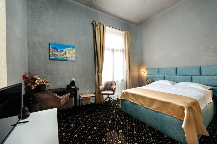 Room 5 of 29