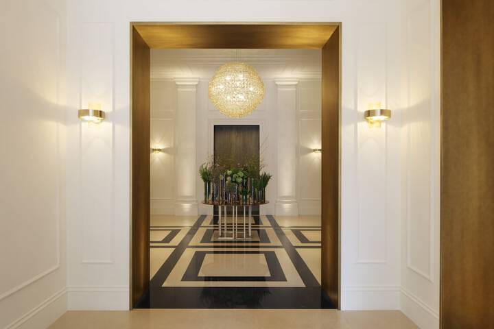 Hotel 100 of 116