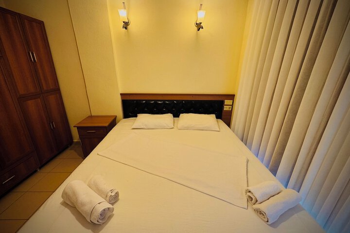 Room 14 of 36