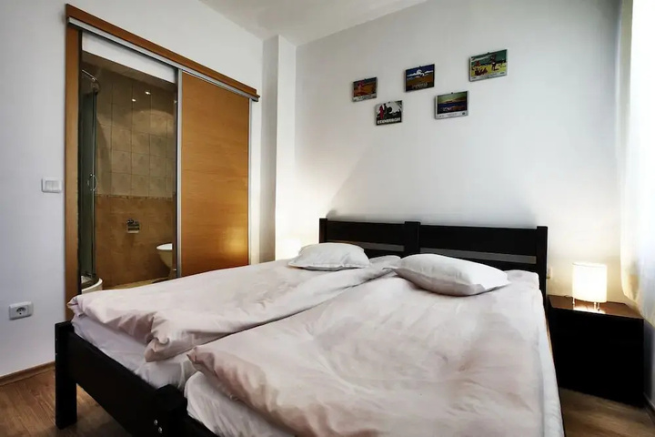 Room 3 of 16