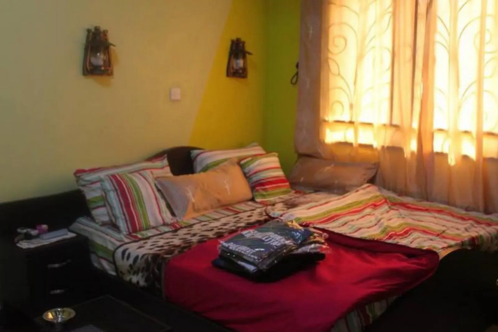Room 2 of 25