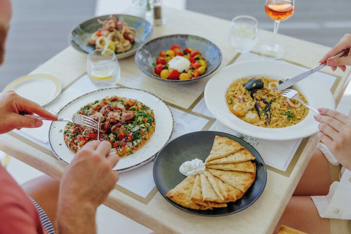Dining 44 of 72