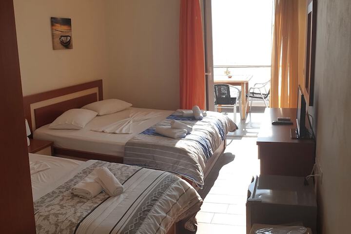 Room 9 of 21
