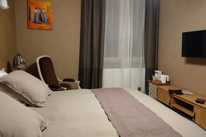 Room 27 of 44