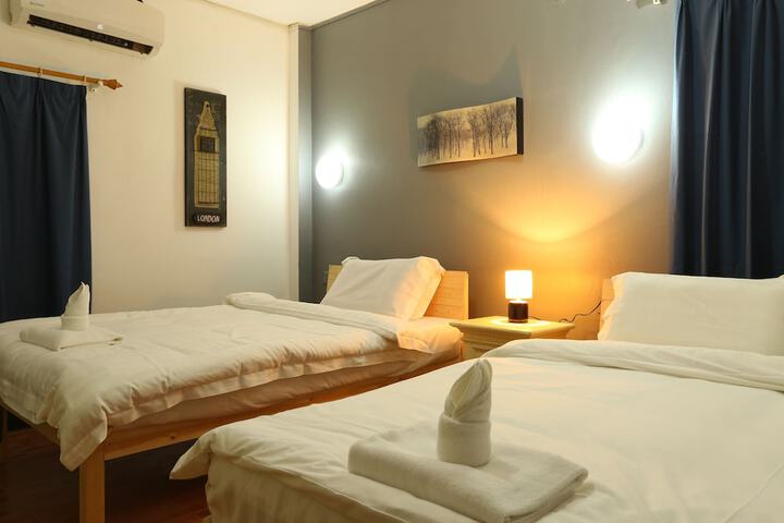 Room 6 of 26