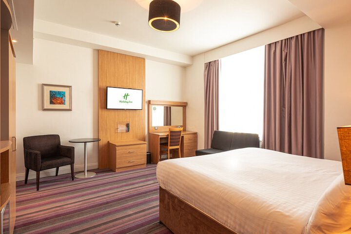 Room 10 of 45