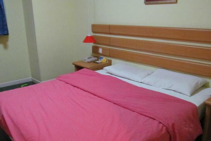 Room 37 of 42