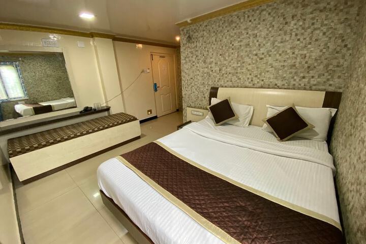 Room 2 of 24