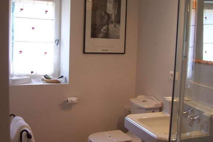 Room 13 of 110