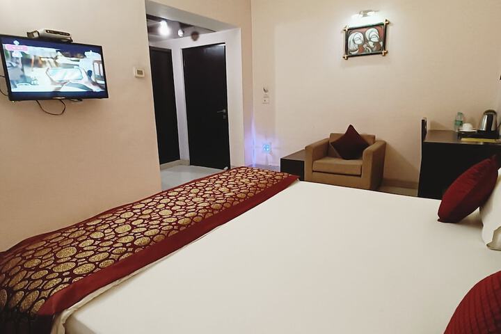 Room 13 of 22