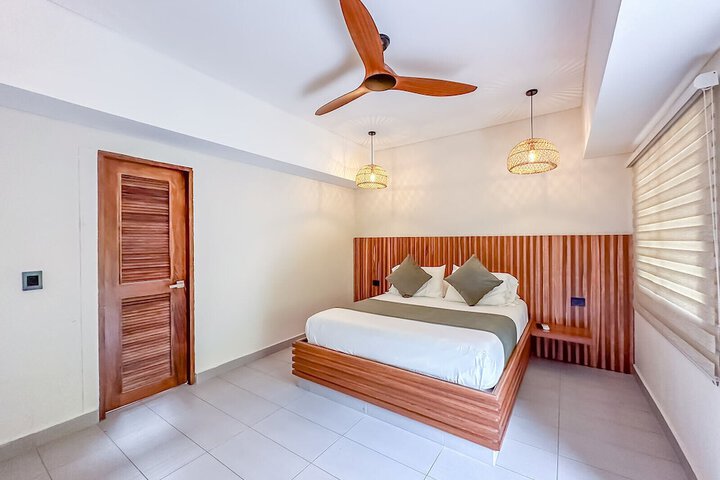 Room 28 of 144