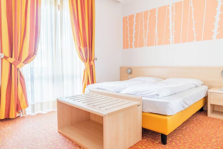 Room 68 of 115