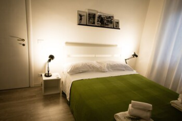 Room 21 of 32