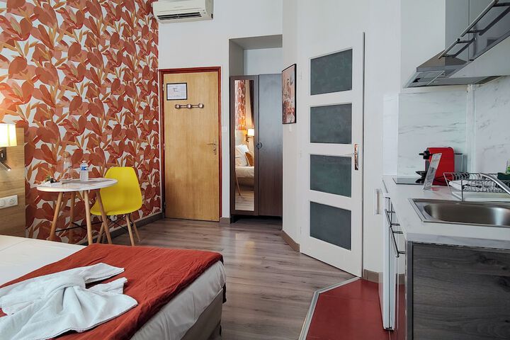 Room 56 of 198