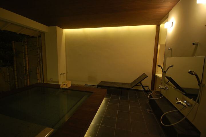 Room 26 of 32
