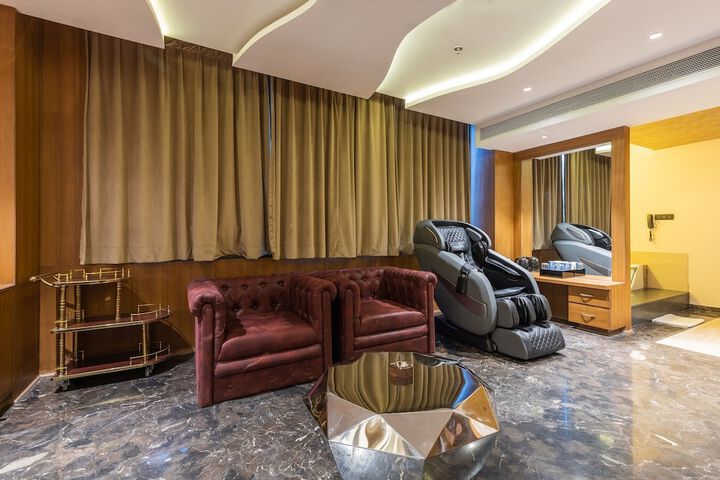 Hotel Interior 10 of 196