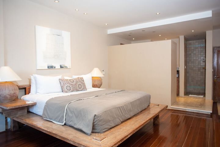 Room 11 of 120