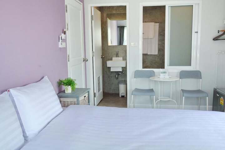 Room 25 of 40