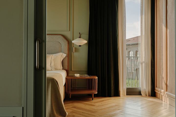 Room 20 of 92