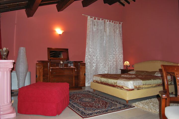 Room 3 of 44