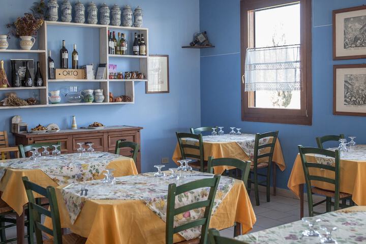 Dining 50 of 57